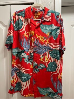 Men's Red Tropical Print Short-Sleeve Shirt